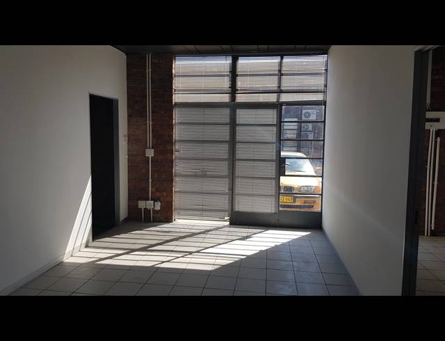280M² FACTORY TO LET IN SAXENBURG PARK 1